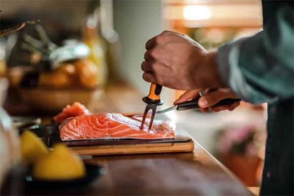 Akce Nůž filetovací Functional Form, 22 cm, FISKARS 1057540